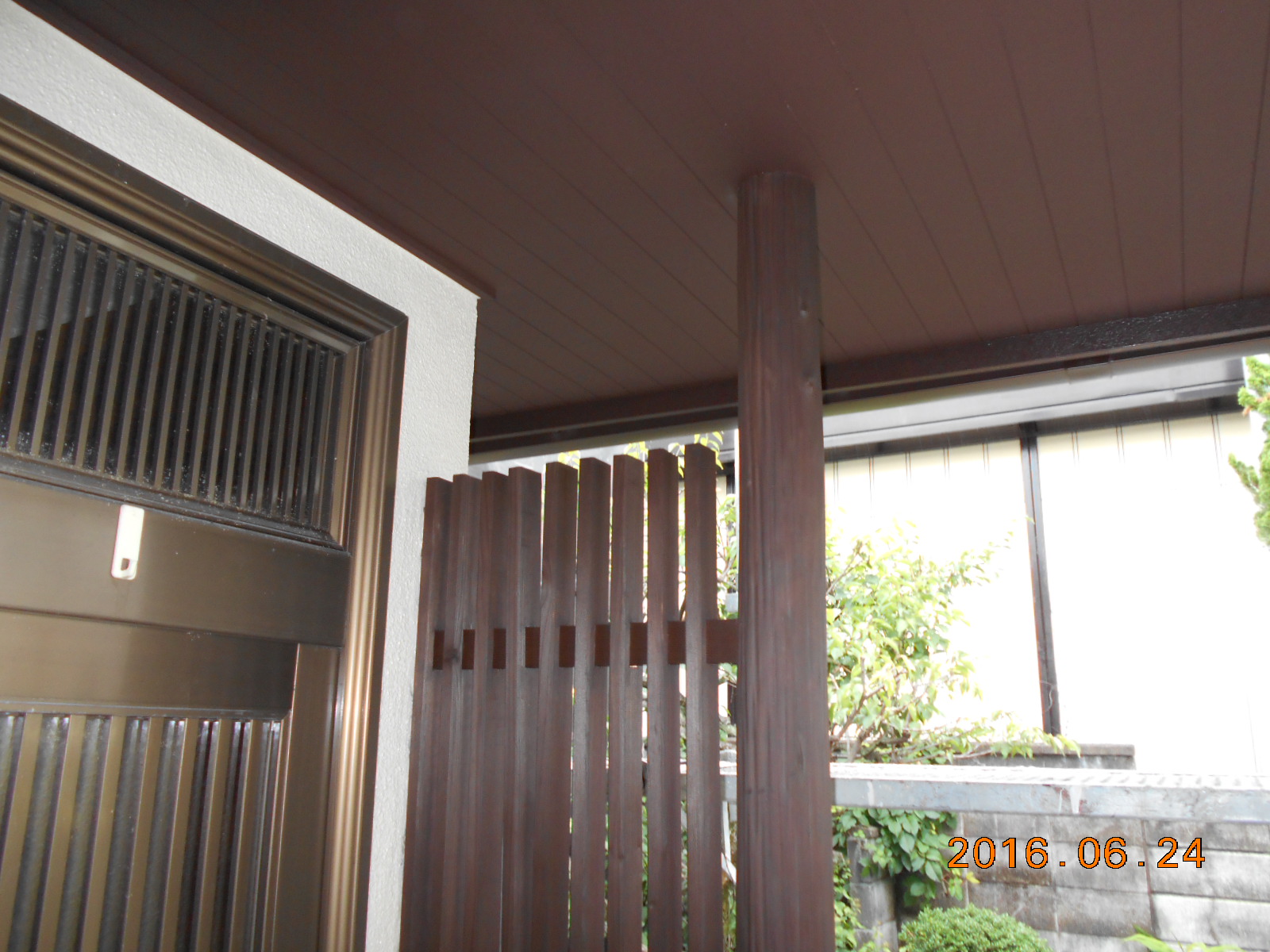 京都市南区にある有限会社三共建設では増改築･リフォームをメインにしております。外壁塗装や雨漏りなどの屋根修理、水回り修理、エクステリア工事、バリアフリー工事、新築も承っておりますので、お気軽にお問い合わせください